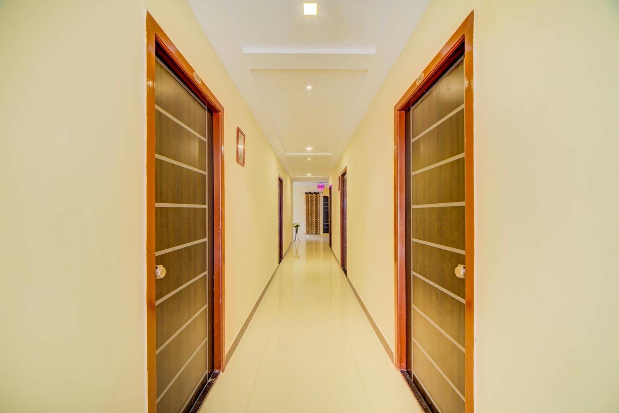 Super Hotel O White Ridge Sururnagar Exterior foto